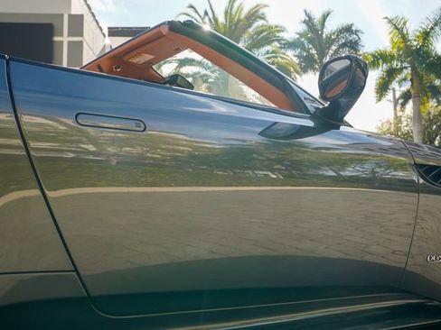 Used 2023 Aston Martin DBS Volante image 28