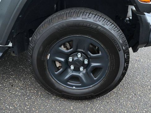Used 2022 Jeep Wrangler Sport AWD/4WD image 15