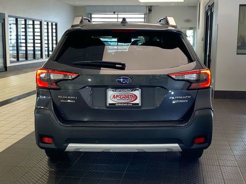 Used 2023 Subaru Outback Touring AWD/4WD image 5