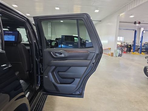 Used 2024 Chevrolet Tahoe High Country w/ Advanced Technology Package AWD/4WD image 34