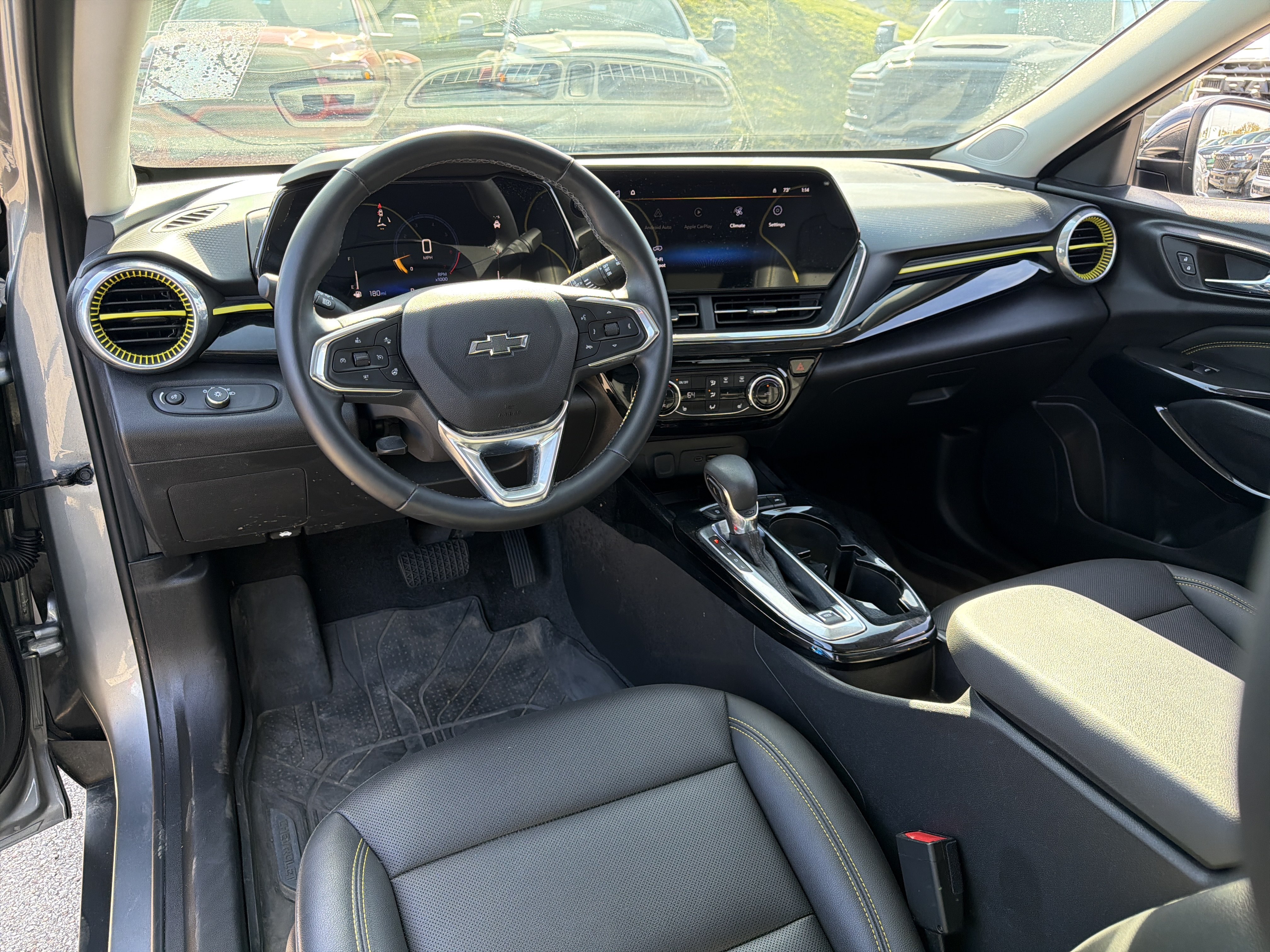 Used 2025 Chevrolet Trax ACTIV w/ Sunroof Package FWD image 10