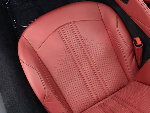 Used 2021 Aston Martin V8 Vantage Roadster image 26