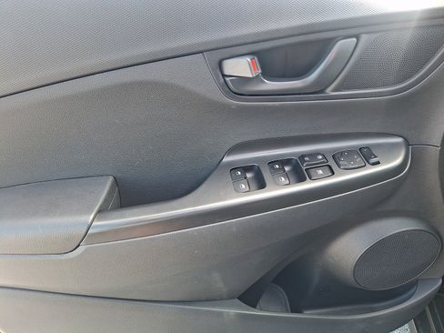 Used 2021 Hyundai Kona SE AWD/4WD image 12