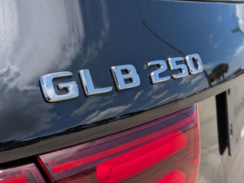 Used 2025 Mercedes-Benz GLB 250 image 6