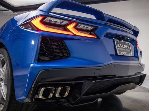 Used 2020 Chevrolet Corvette Stingray Premium Cpe w/ 3LT Preferred Equipment Group image 35