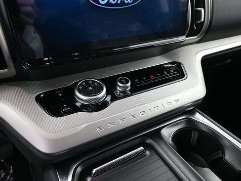 New 2026 Ford Expedition Active AWD/4WD image 8