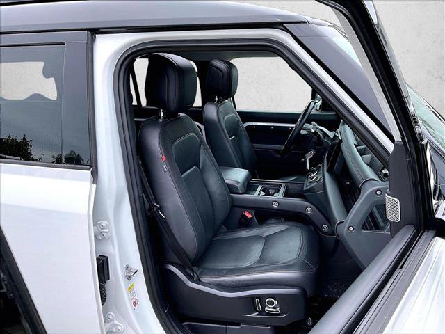 Used 2024 Land Rover Defender 130 X-Dynamic SE AWD/4WD image 9