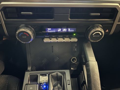 Certified 2025 Toyota 4Runner SR5 image 19