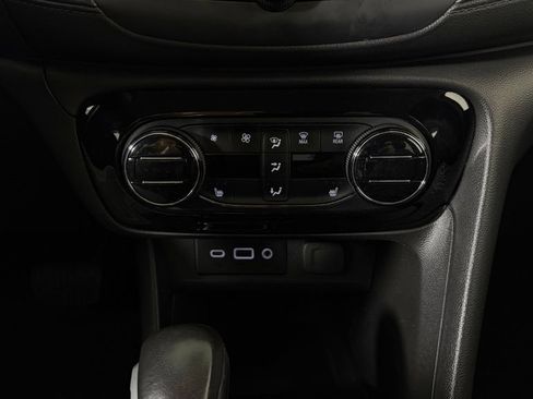 Used 2021 Buick Encore GX Select FWD image 21