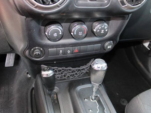 Used 2016 Jeep Wrangler Unlimited Sport w/ Quick Order Package 24S AWD/4WD image 16