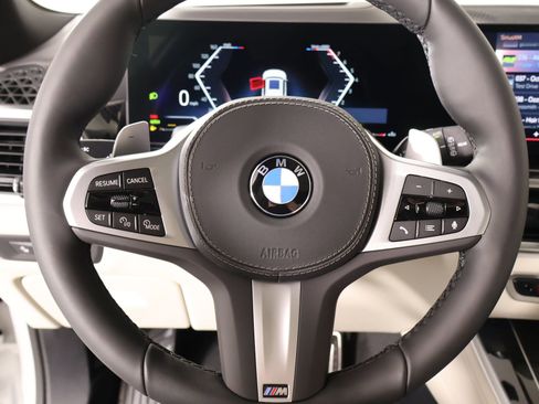 New 2026 BMW X5 xDrive40i w/ M Sport Package AWD/4WD image 3