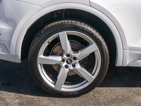 Used 2021 Audi SQ5 Premium w/ Convenience Package image 6