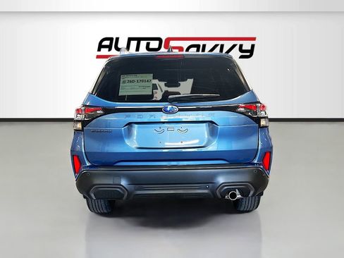 Used 2025 Subaru Forester Limited AWD/4WD image 6