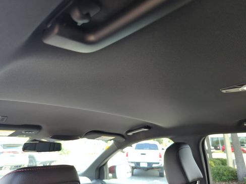 Used 2024 Ford Edge ST-Line AWD/4WD image 30