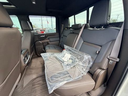 Used 2023 GMC Sierra 3500 Denali w/ Denali Ultimate Package image 16