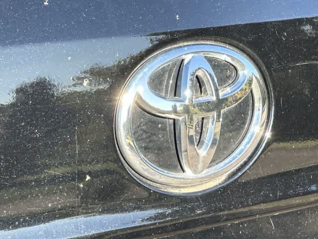 Used 2022 Toyota Highlander XLE AWD/4WD image 29
