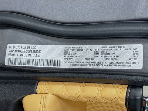 Used 2023 Jeep Grand Cherokee Summit w/ Luxury Tech Group V AWD/4WD image 39