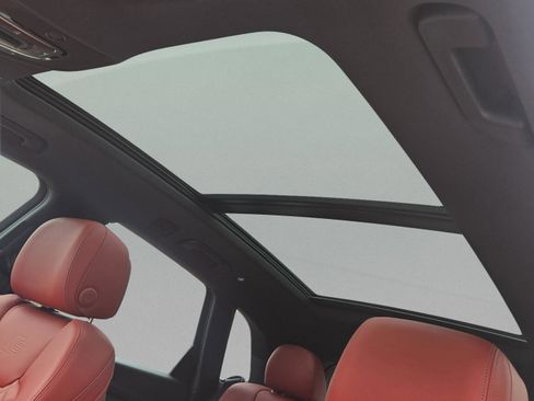 Used 2023 Audi SQ5 Prestige w/ Prestige Package image 37