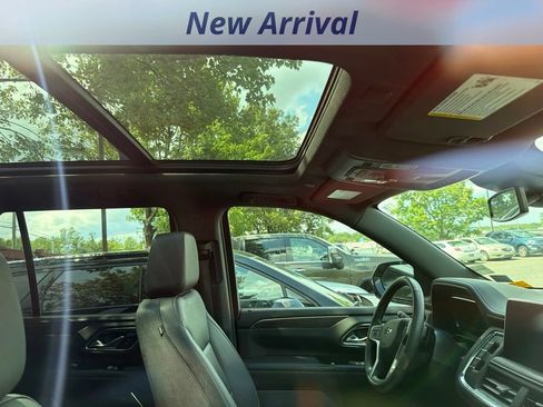 Used 2024 Chevrolet Tahoe Z71 w/ Luxury Package AWD/4WD image 3