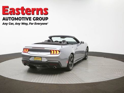 Used 2025 Ford Mustang Premium RWD image 36