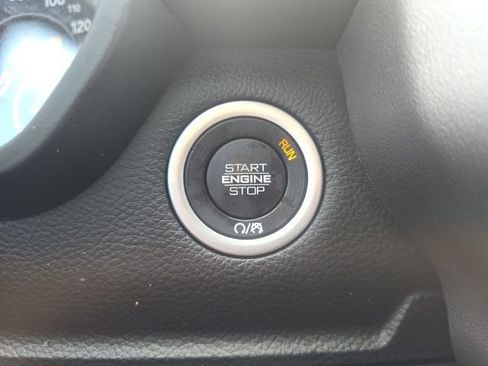 New 2026 RAM 1500 4x4 Crew Cab image 16