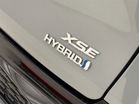Used 2023 Toyota Sienna XSE image 11