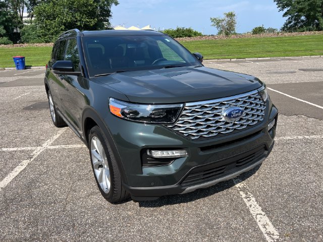 Certified 2023 Ford Explorer Platinum w/ Technology Package AWD/4WD image 3