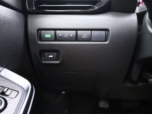 Used 2024 Nissan Sentra SR w/ SR Premium Package FWD image 23