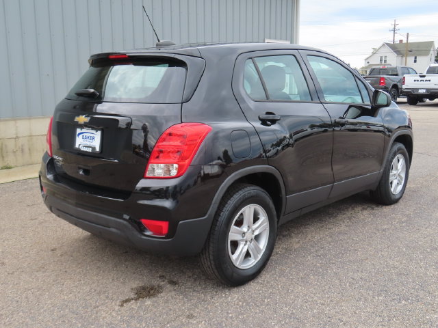 Used 2017 Chevrolet Trax LS AWD/4WD image 3
