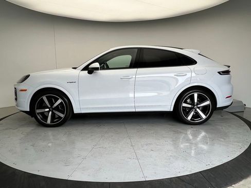 New 2026 Porsche Cayenne Turbo AWD/4WD image 2