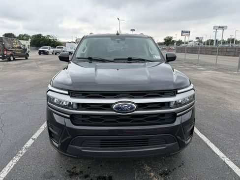 Used 2024 Ford Expedition XLT RWD image 2