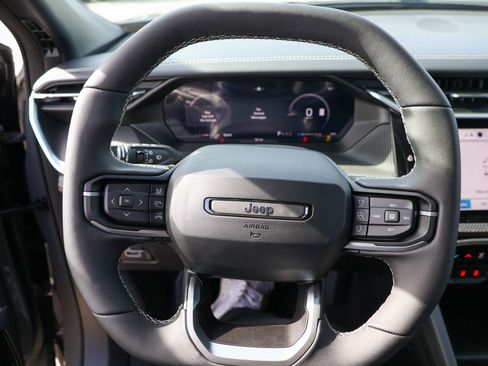 New 2026 Jeep Cherokee Overland image 30