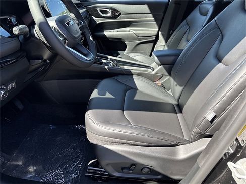 New 2026 Jeep Compass Limited image 9