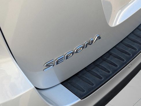 Used 2021 Kia Sedona EX image 22