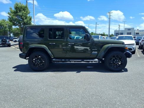 Used 2023 Jeep Wrangler Unlimited Sahara w/ Cold Weather Group AWD/4WD image 12