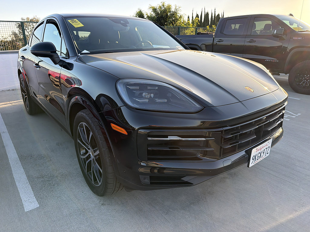 Used 2024 Porsche Cayenne Coupe AWD/4WD image 3
