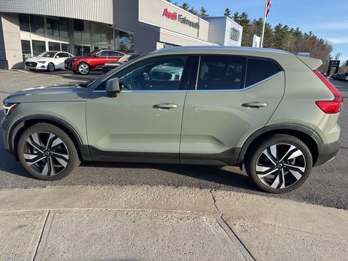 Used 2023 Volvo XC40 B5 Plus w/ Driver Assist Package AWD/4WD image 11