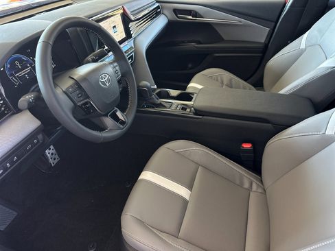 New 2026 Toyota Camry SE image 9