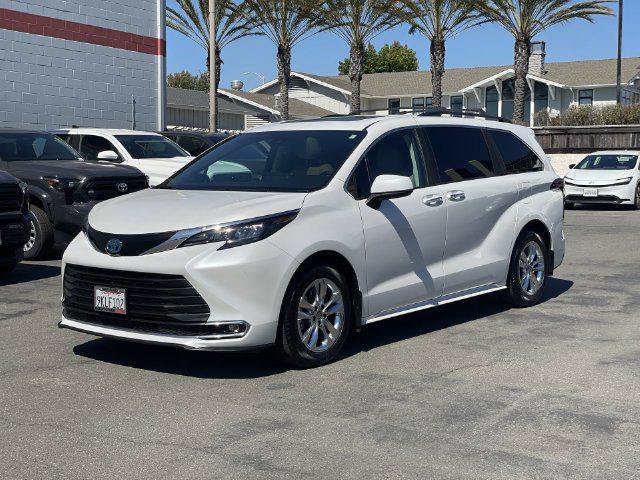 Certified 2024 Toyota Sienna XLE w/ XLE Plus Package FWD image 1