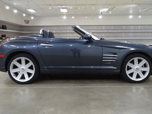 Used 2008 Chrysler Crossfire Limited RWD image 18