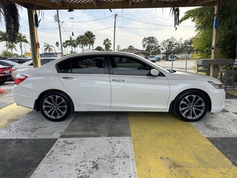 Used 2014 Honda Accord Sport image 4