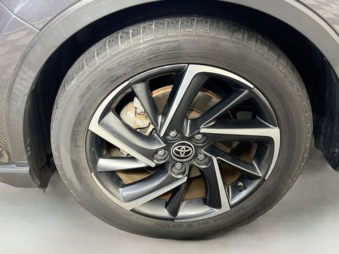 Used 2021 Toyota C-HR Limited image 14