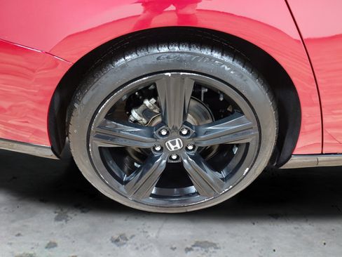 Used 2023 Honda Accord Sport image 9