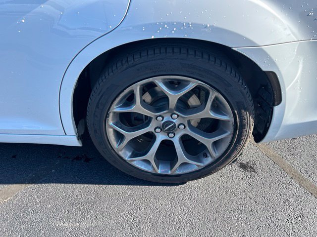 Used 2018 Chrysler 300 S w/ Safetytec Plus Group RWD image 10