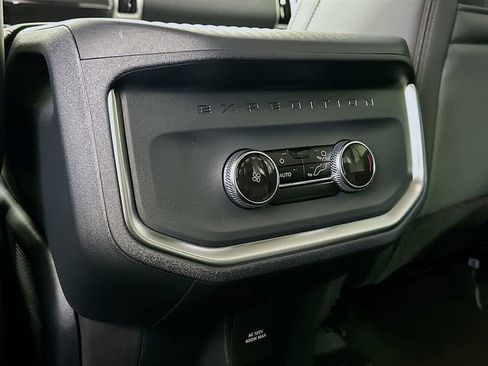 New 2026 Ford Expedition Active image 13