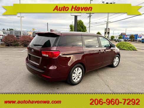 Used 2018 Kia Sedona LX w/ LX Essentials Premium Package FWD image 5