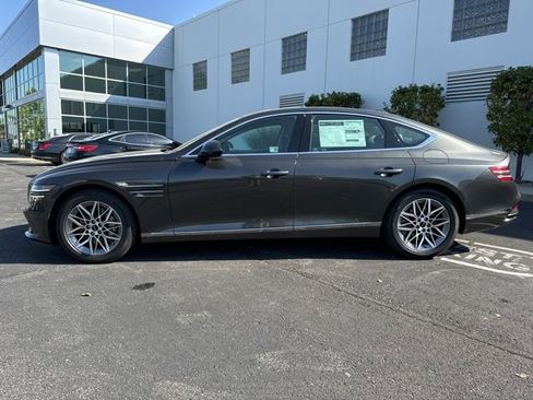 Used 2025 Genesis G80 2.5T image 8