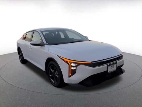 Used 2025 Kia K4 LXS image 9