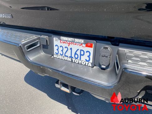Used 2022 RAM 3500 Laramie AWD/4WD image 12