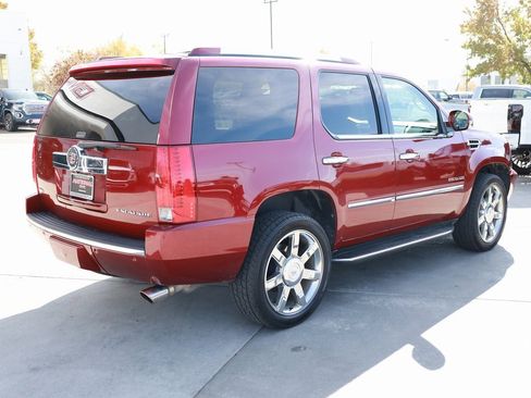 Used 2010 Cadillac Escalade Luxury image 6